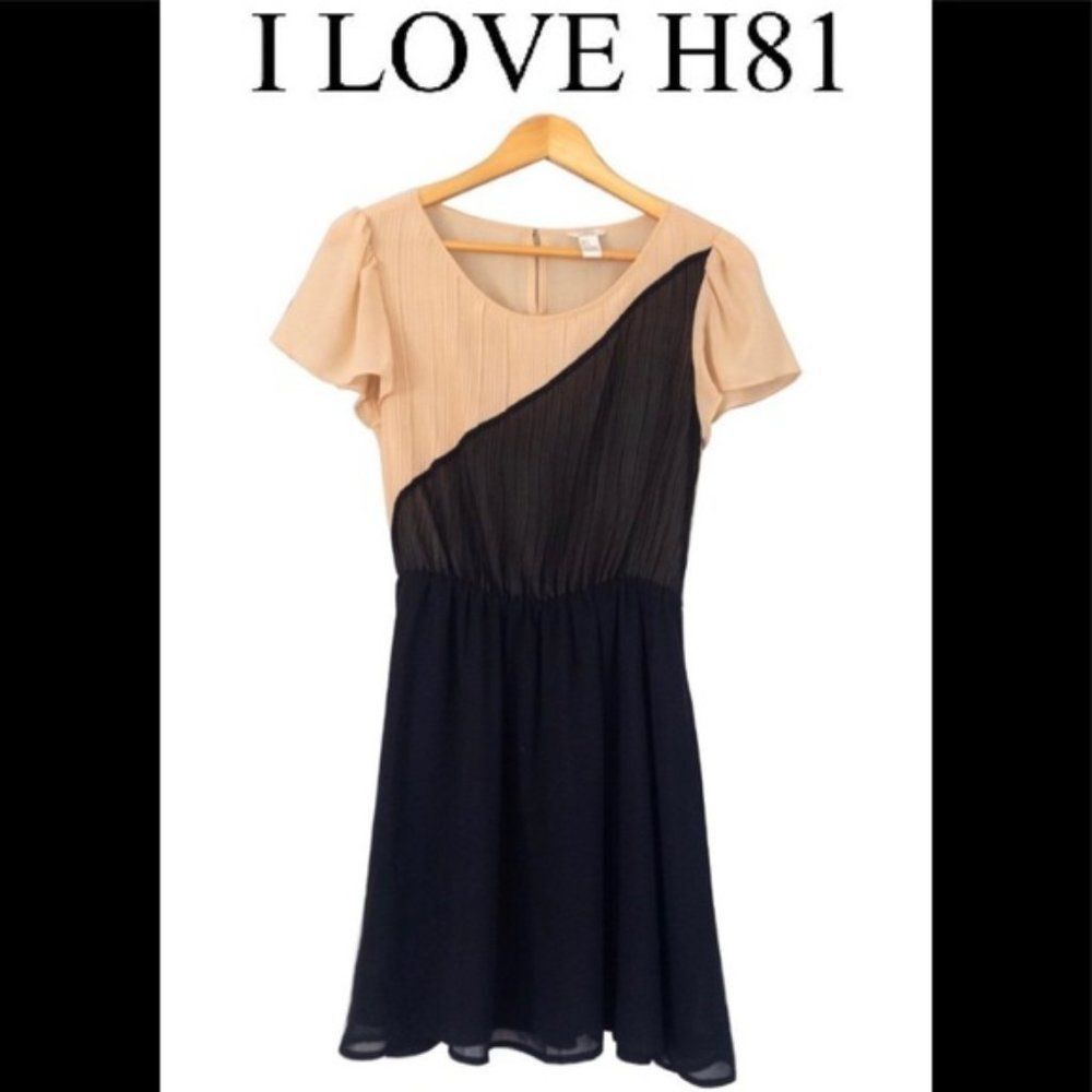 𝅺i Love H81 beige black short sleeve pleated chiffon mini dress size medium